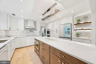 11000 Oakton Woods Way, Oakton, VA 22124 - Photo 27