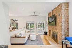 11000 Oakton Woods Way, Oakton, VA 22124 - Photo 19