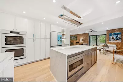 11000 Oakton Woods Way, Oakton, VA 22124 - Photo 29