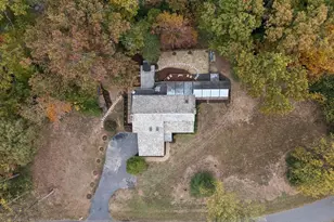 11000 Oakton Woods Way, Oakton, VA 22124 - Photo 9