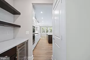 8761 Southern Oaks Pl, Lorton, VA 22079 - Photo 33