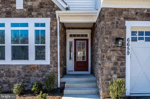 8761 Southern Oaks Pl, Lorton, VA 22079 - Photo 17