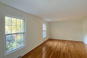 9513 Stevebrook Rd, Fairfax, VA 22032 - Photo 5