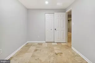 2292 Idylwood Station Ln, Falls Church, VA 22043 - Photo 13