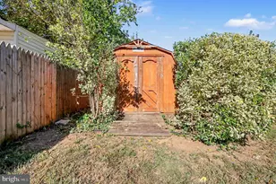 5838 Fifer Dr, Alexandria, VA 22303 - Photo 23