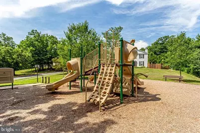 5706 Lofthill Court, Alexandria, VA 22303 - Photo 7