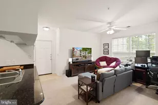 12128 Garden Ridge Ln, Fairfax, VA 22030 - Photo 9