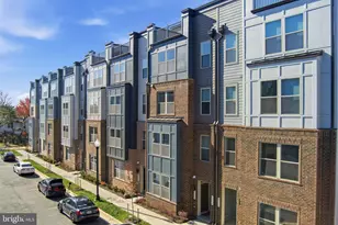 2136 Glacier Rd, Herndon, VA 20170 - Photo 3