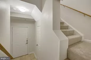 12899 Fair Briar Ln, Fairfax, VA 22033 - Photo 3