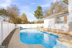 5808 Harvey Pl, Alexandria, VA 22303 - Photo 37