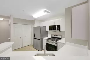 12845 Fair Briar Ln, Fairfax, VA 22033 - Photo 13