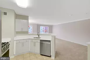 12845 Fair Briar Ln, Fairfax, VA 22033 - Photo 17