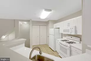 12737 Fair Briar Ln, Fairfax, VA 22033 - Photo 15