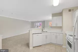 12855 Fair Briar Ln, Fairfax, VA 22033 - Photo 17