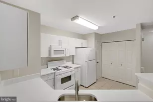 12855 Fair Briar Ln, Fairfax, VA 22033 - Photo 13