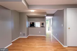 2811 Middleboro Dr, Falls Church, VA 22042 - Photo 3