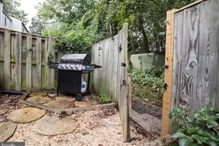 2811 Middleboro Dr, Falls Church, VA 22042 - Photo 25