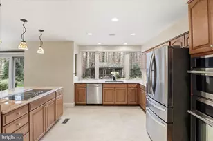 6809 Spout Ln, Fairfax Station, VA 22039 - Photo 15