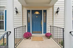 915 Welham Green Rd, Great Falls, VA 22066 - Photo 3