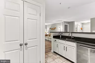 12213 Fairfield House Dr, Fairfax, VA 22033 - Photo 11