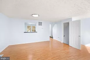 6917 Villa-Del-Rey Ct, Springfield, VA 22150 - Photo 9