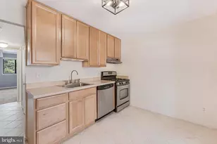 1623 Parkcrest Cir, Reston, VA 20190 - Photo 13