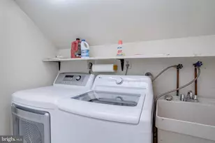9109 Parliament Dr, Burke, VA 22015 - Photo 37