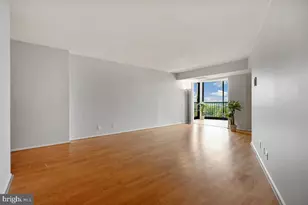 5902 Mt Eagle Dr, Alexandria, VA 22303 - Photo 7