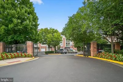 12148 Garden Grove Circle #403, Fairfax, VA 22030 - Photo 5