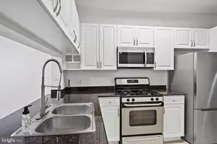 12148 Garden Grove Cir, Fairfax, VA 22030 - Photo 13