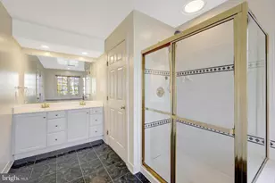 8030 Kidwell Town Ct, Vienna, VA 22182 - Photo 31