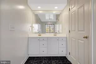 8030 Kidwell Town Ct, Vienna, VA 22182 - Photo 33