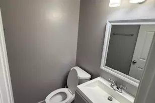 6433 Fenestra Ct, Burke, VA 22015 - Photo 9