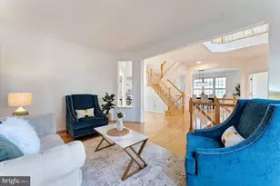 7204 Lyndam Hill Cir, Lorton, VA 22079 - Photo 9