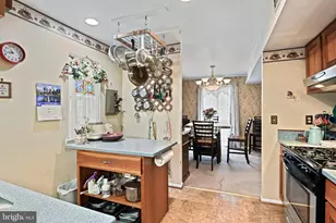 2058 Royal Fern Ct, Reston, VA 20191 - Photo 7