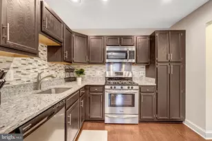 4311 Runabout Ln, Fairfax, VA 22030 - Photo 9