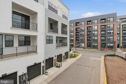 4768 Sully Point Lane, Chantilly, VA 20151 - Photo 9