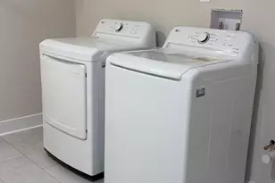 8375 Magic Leaf Rd, Springfield, VA 22153 - Photo 43