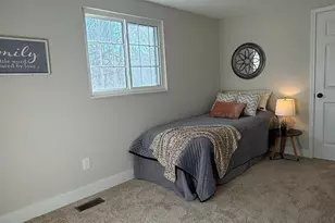 8375 Magic Leaf Rd, Springfield, VA 22153 - Photo 17