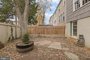 8180 Fernlake Ct, Alexandria, VA 22309 - Photo 37