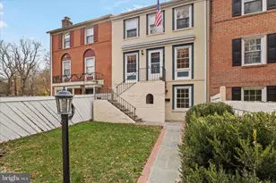 8180 Fernlake Ct, Alexandria, VA 22309 - Photo 3