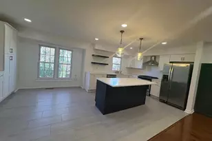 7842 Ashley Glen Rd, Annandale, VA 22003 - Photo 3