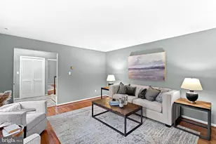 10207 Oxfordshire Rd, Great Falls, VA 22066 - Photo 7