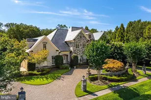 8305 Fox Haven Dr, McLean, VA 22102 - Photo 1