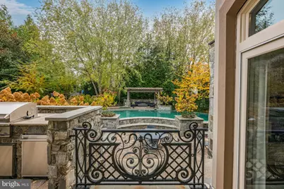 8305 Fox Haven Drive, McLean, VA 22102 - Photo 7