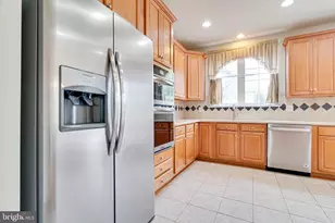 12587 Birkdale Way, Fairfax, VA 22030 - Photo 19