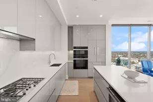 7887 Jones Branch Dr, McLean, VA 22102 - Photo 19