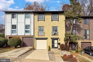 3003 Mission Square Dr, Fairfax, VA 22031 - Photo 1