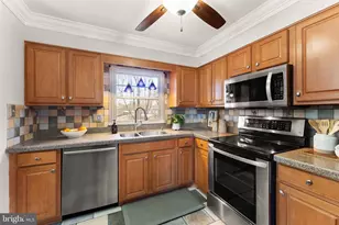 6101 Briarview Ct, Alexandria, VA 22310 - Photo 15