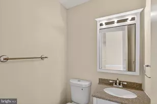 7701 Solomon Seal Dr, Springfield, VA 22152 - Photo 23